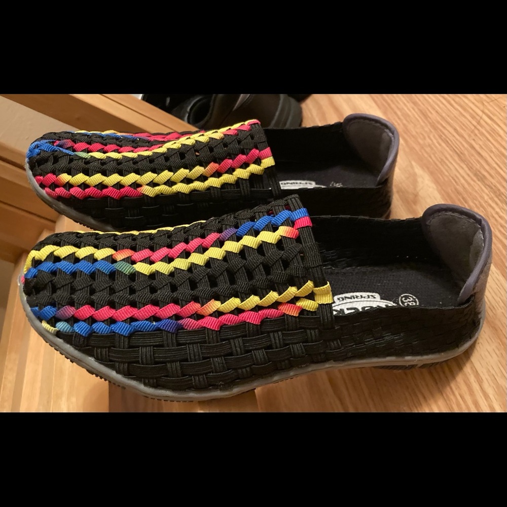 Rock spring flat and comfortable shoe/sneaker
